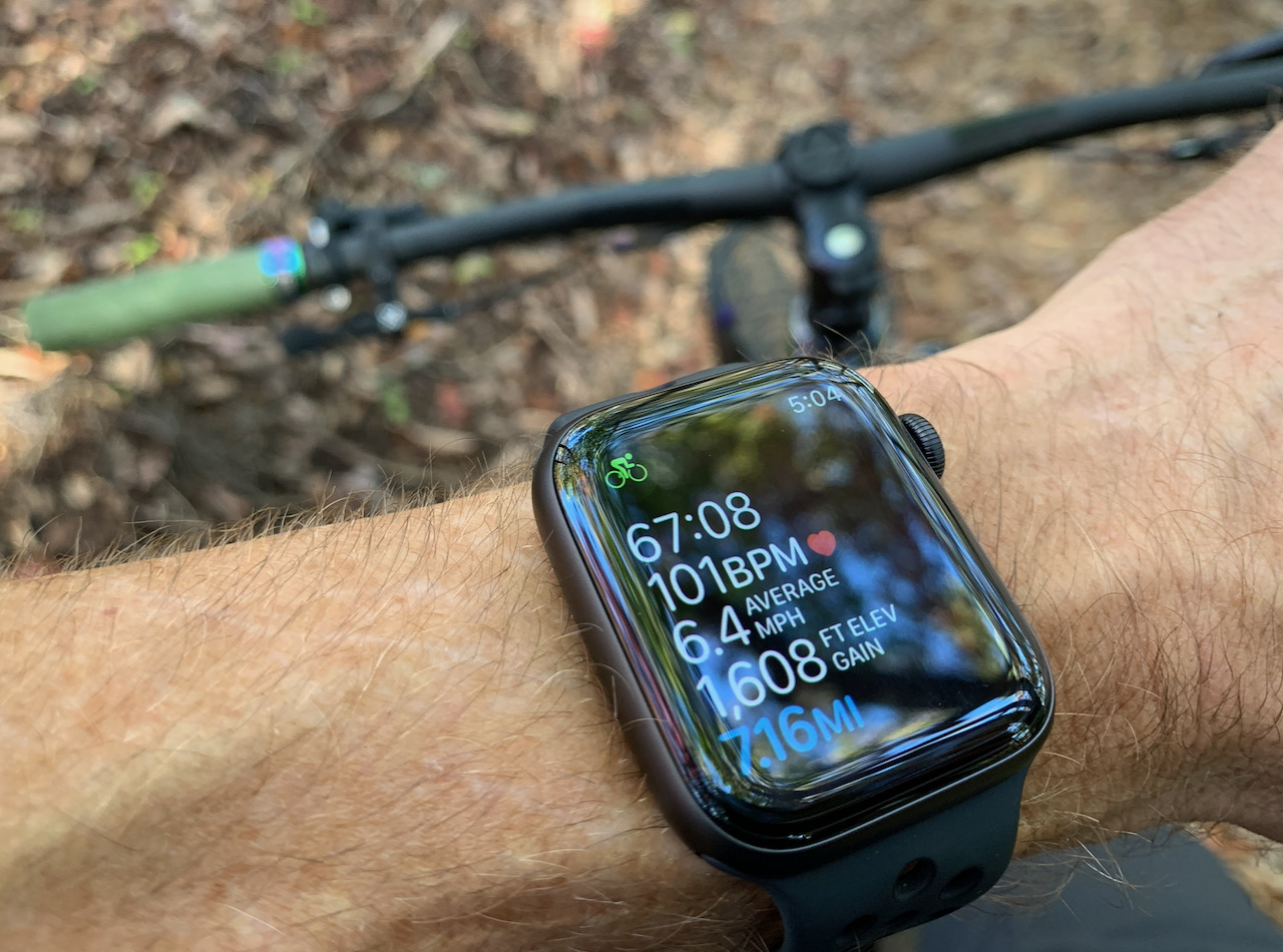 Apple Watch 6 Mountain biking
